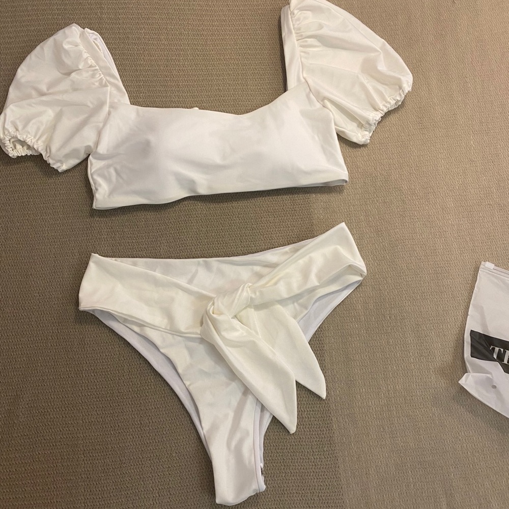 White high waisted cap sleeve bikini S
